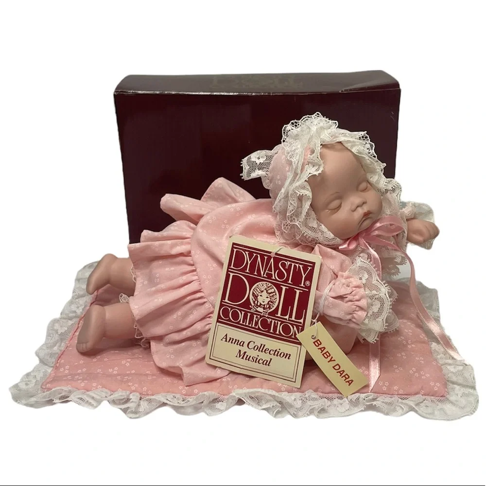 Vintage Musical Baby Dara Porcelain Wind Up Music Box Dynasty Doll Collection